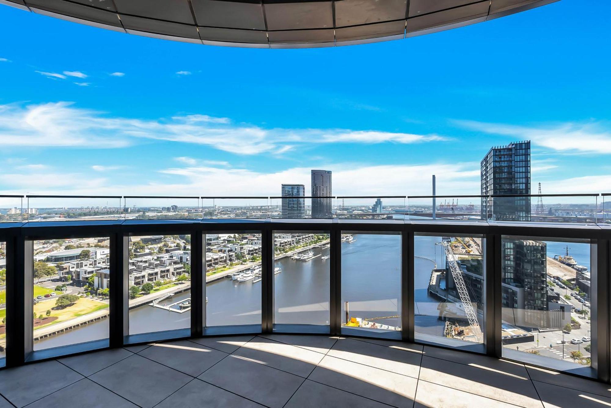 Lifestyle - Views On Collins Apartment *