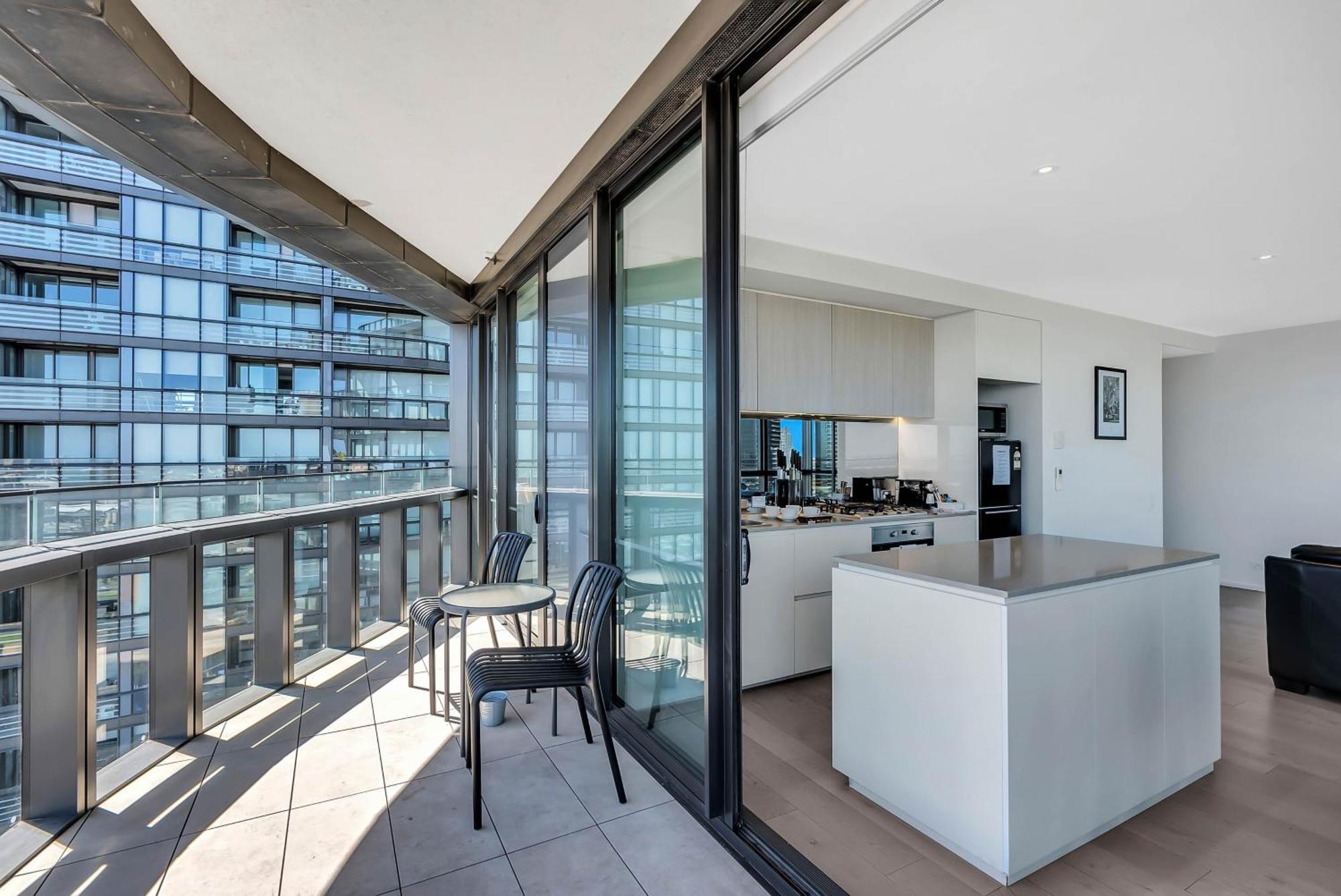 Lifestyle - Views On Collins Apartment