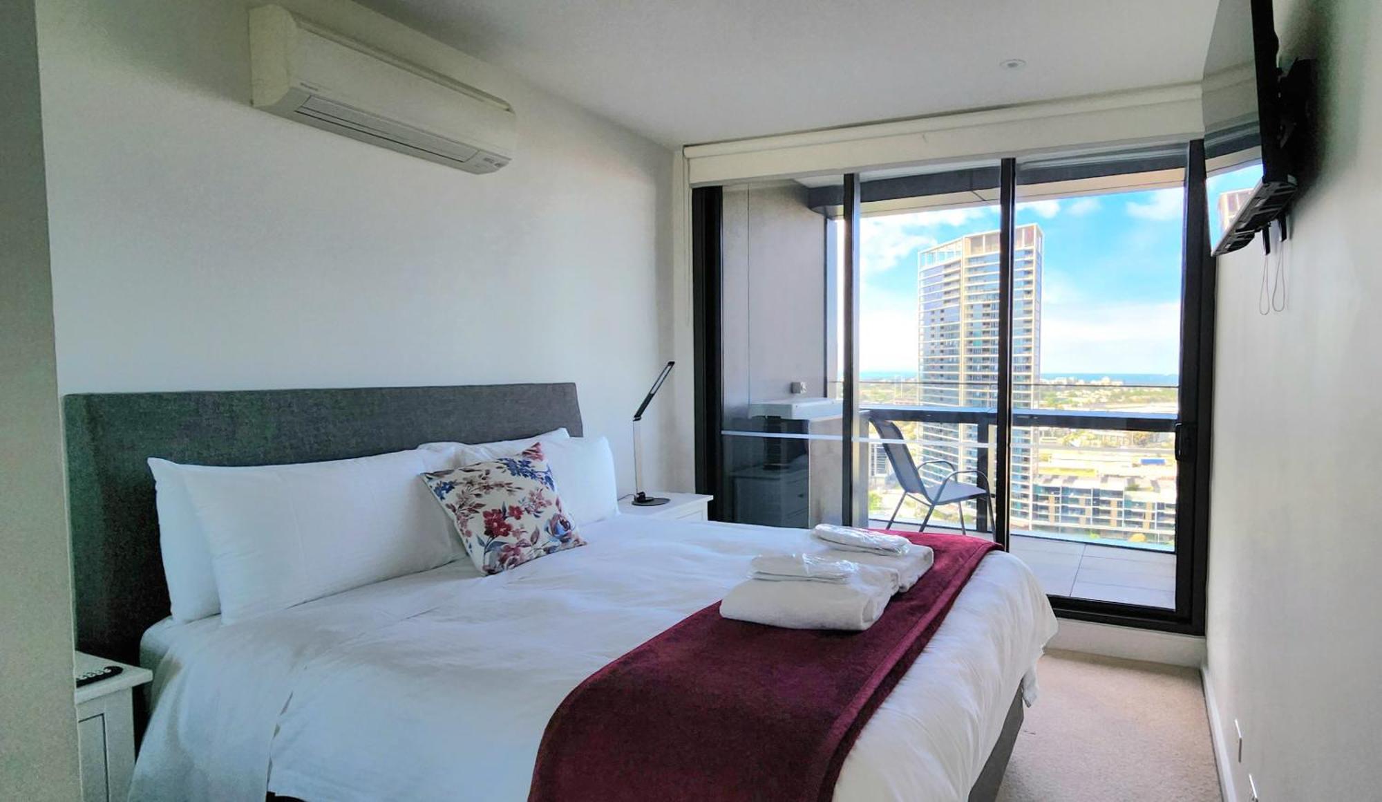 Apartment Lifestyle - Views On Collins *