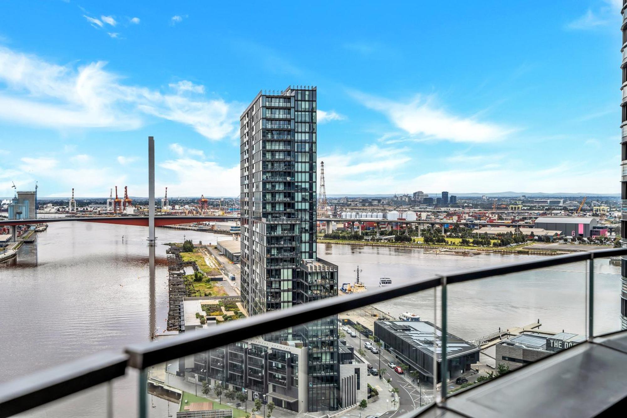 Lifestyle - Views On Collins Apartment *