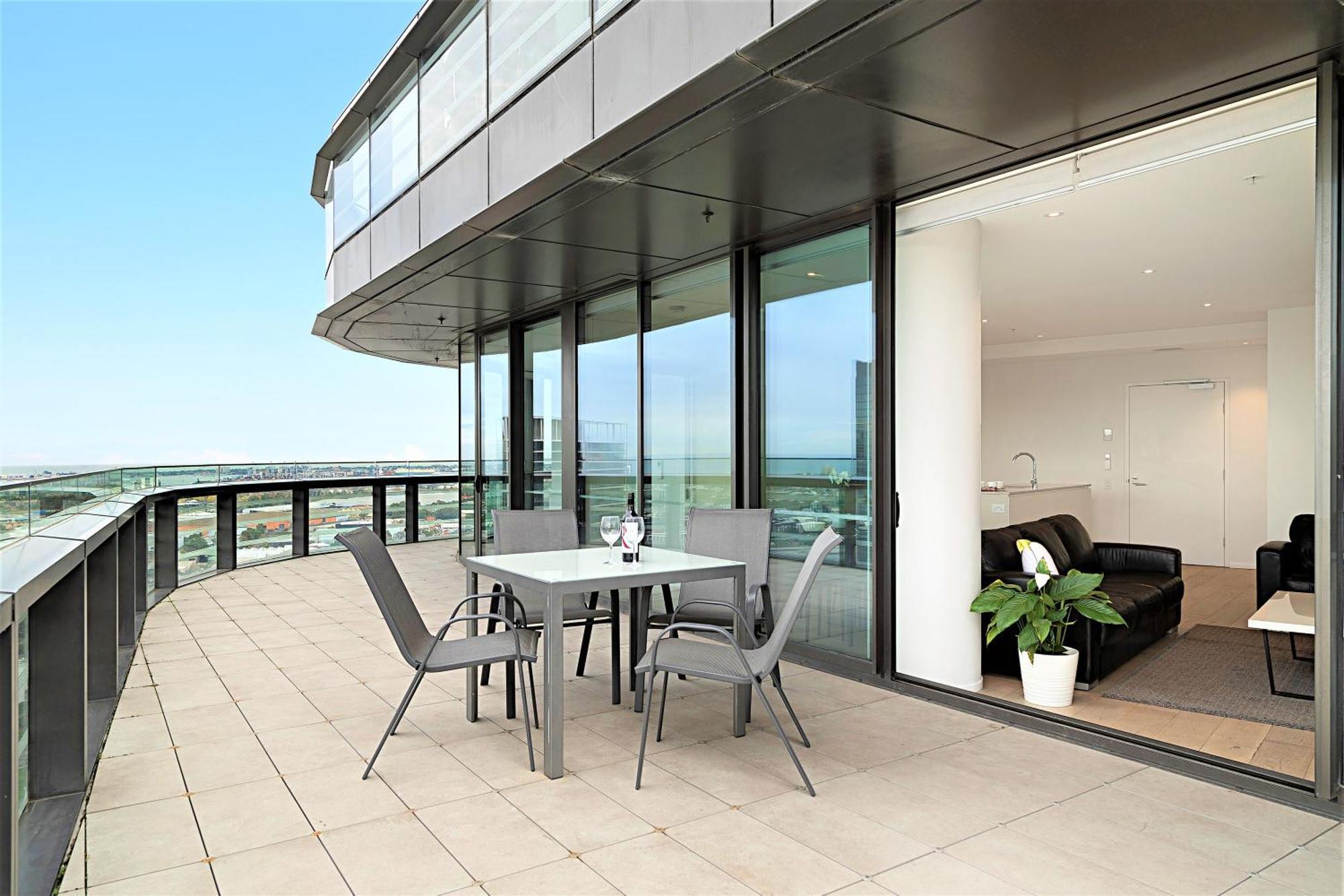 Apartment Lifestyle - Views On Collins *