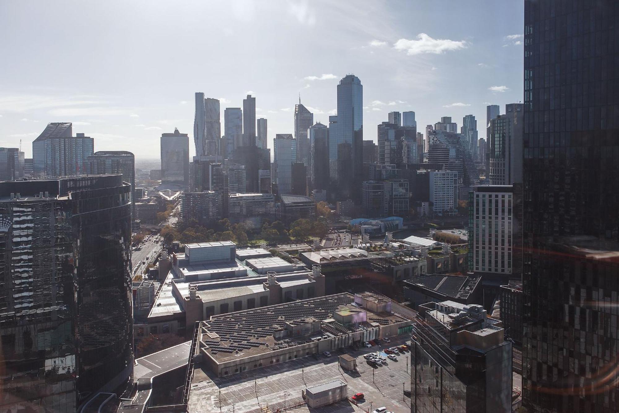 Apartment Skyline Allure - Urban Wellness Meets Living *