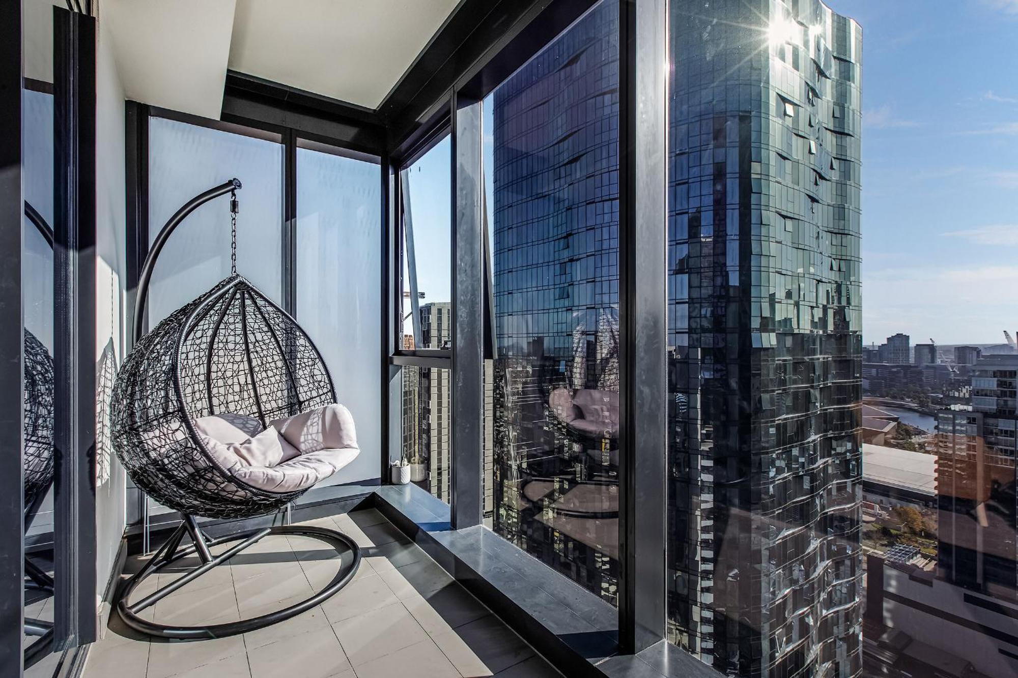 Apartment Skyline Allure - Urban Wellness Meets Living