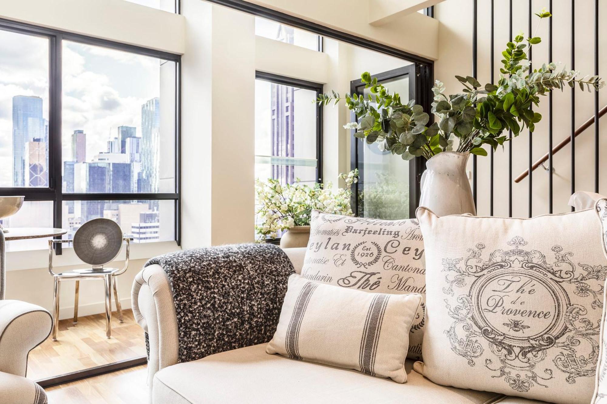 Apartment Vaquay Mon In Cbd Melbourne