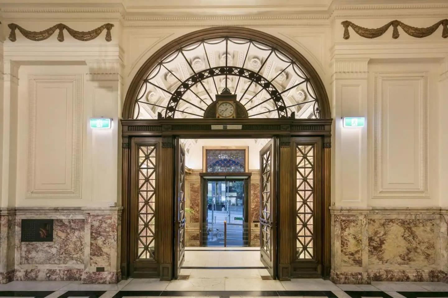 Vaquay Fifth Avenue In Cbd *