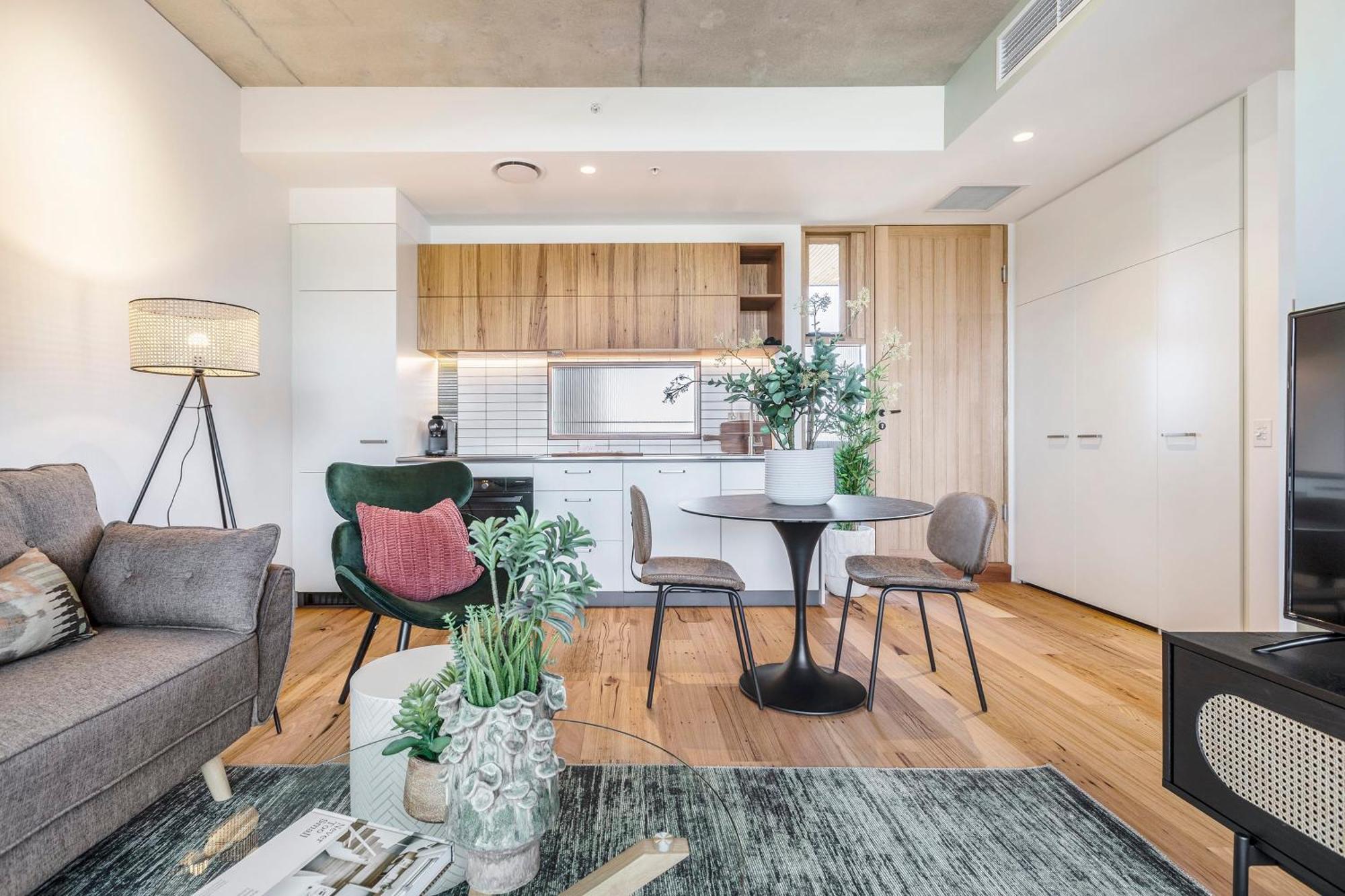 Vaquay Elements In South * Melbourne