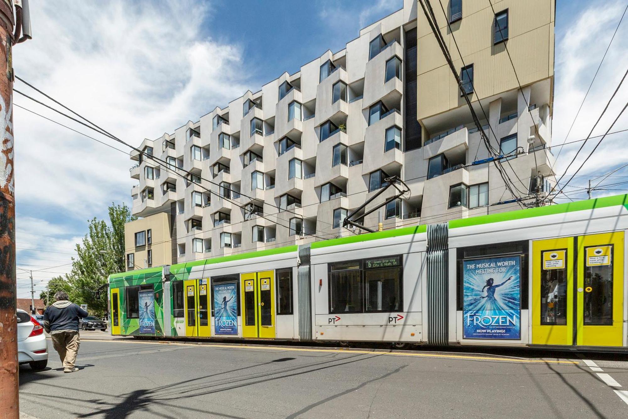 Vaquay Verge In Brunswick East * Melbourne