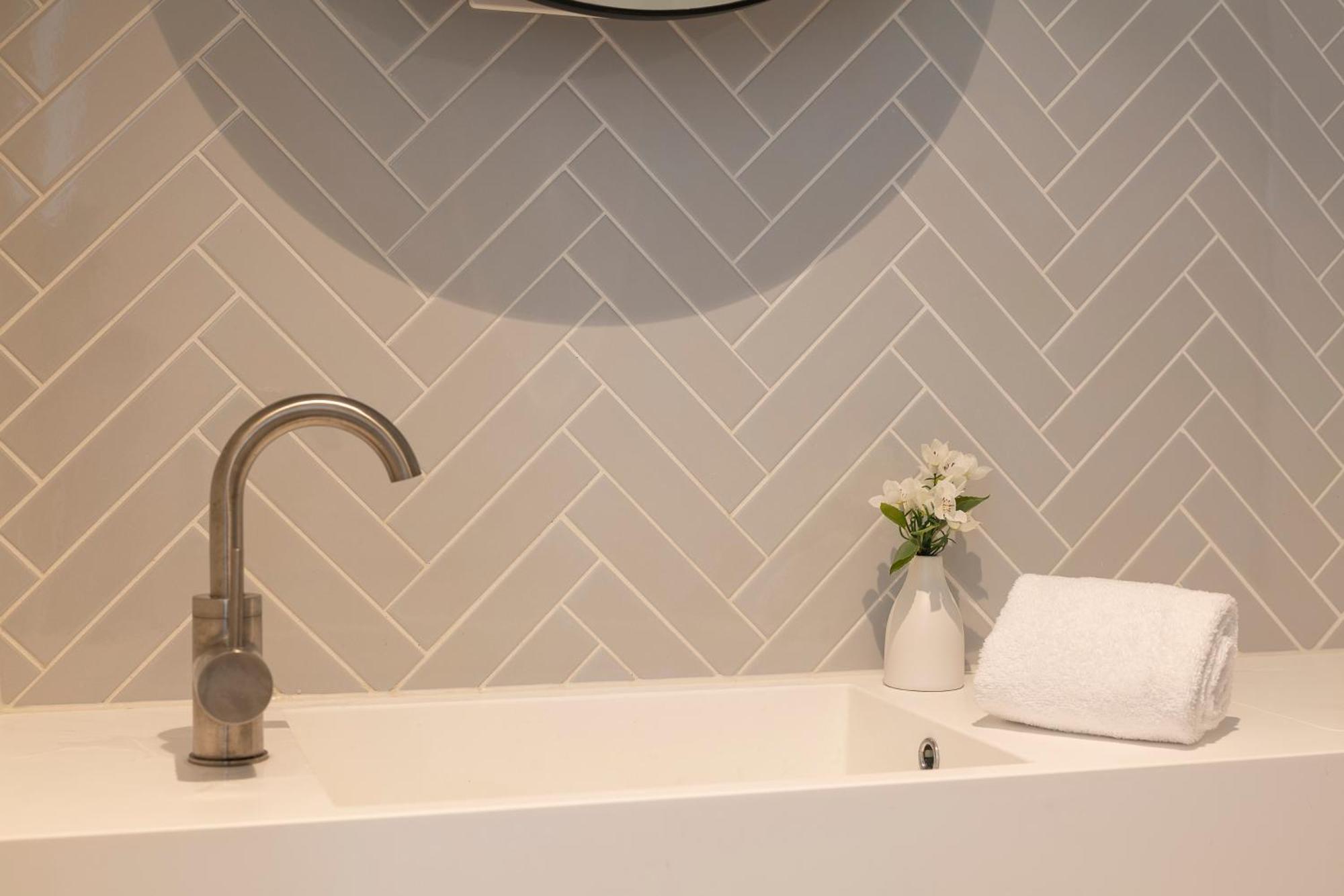 Eq Tower Modern Cbd Apartamento