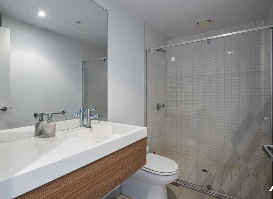 Spectecular View Yarra River Crown Complex Mcec Apartment