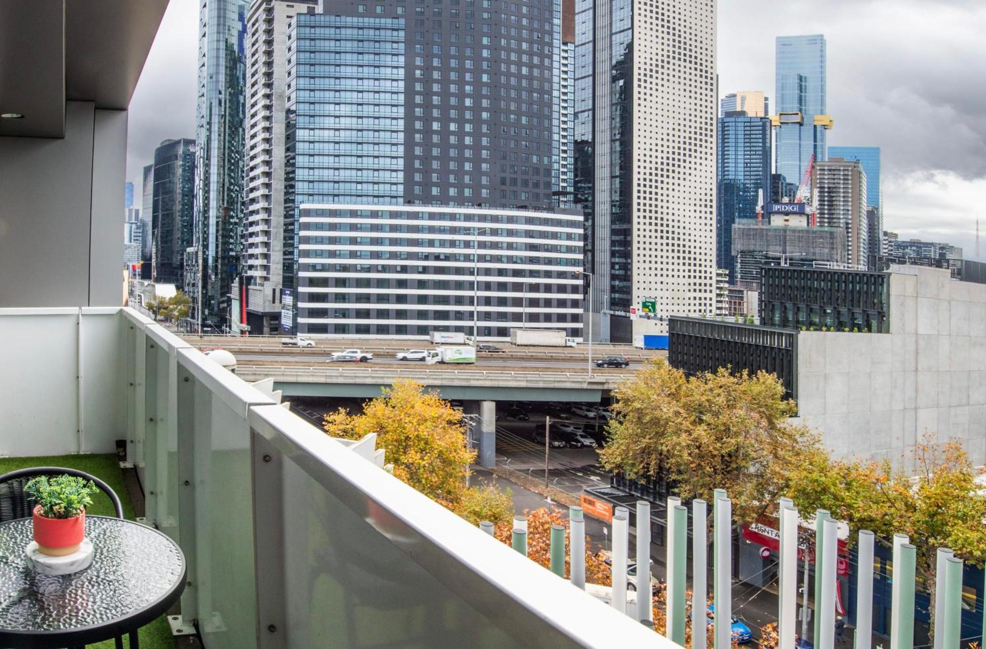 Clarendon St Chic Modern 2-bedroom Escape * Melbourne