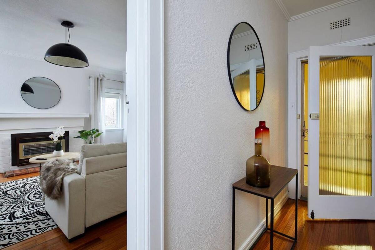 1 Bedroom Art Deco With Study