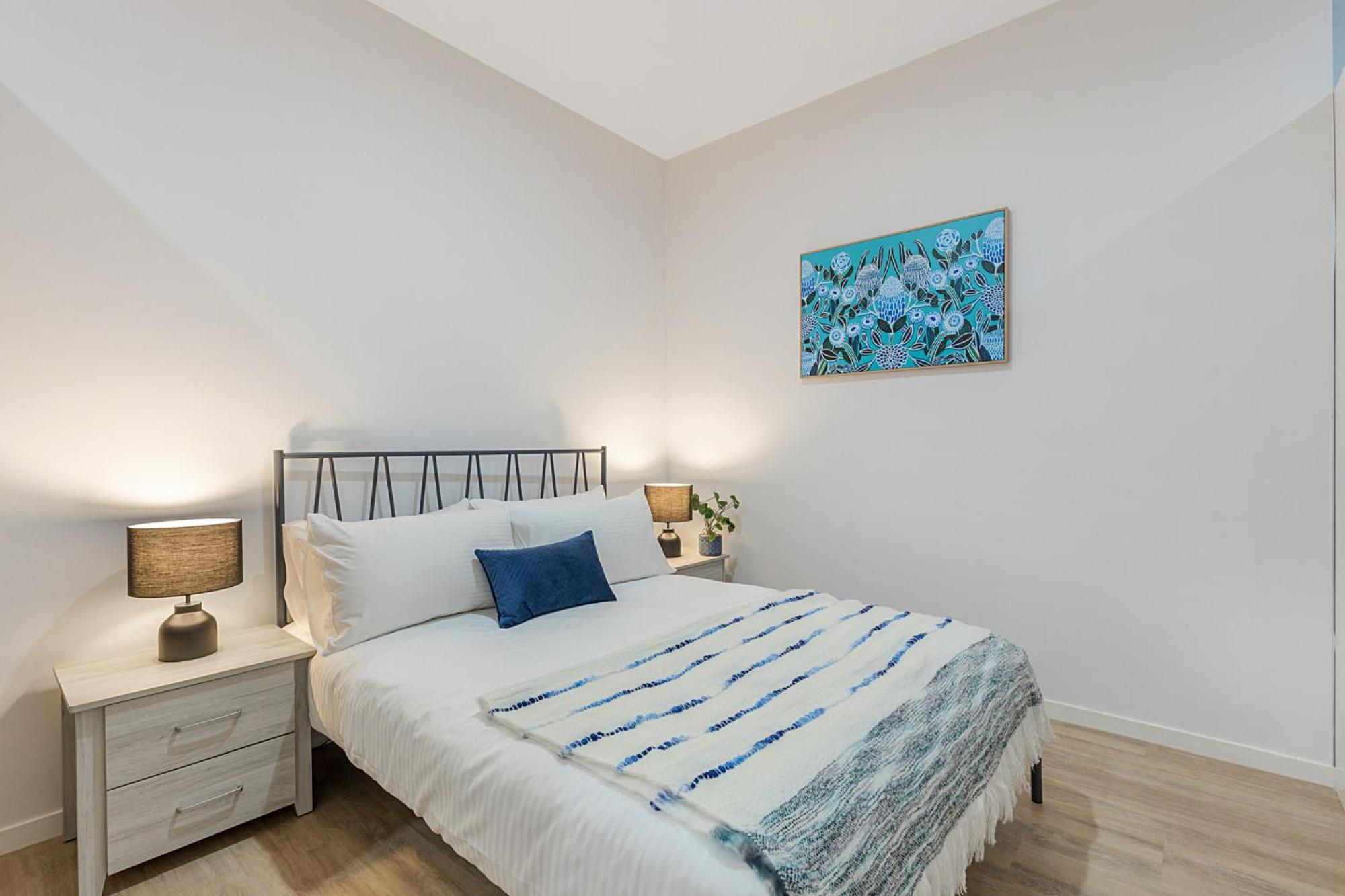 Executive Unit With Pool And Gym Near Riverfront