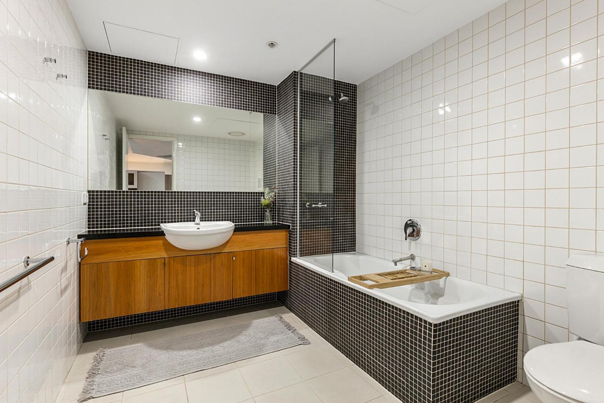 Executive Unit With Pool And Gym Near Riverfront Apartment Melbourne