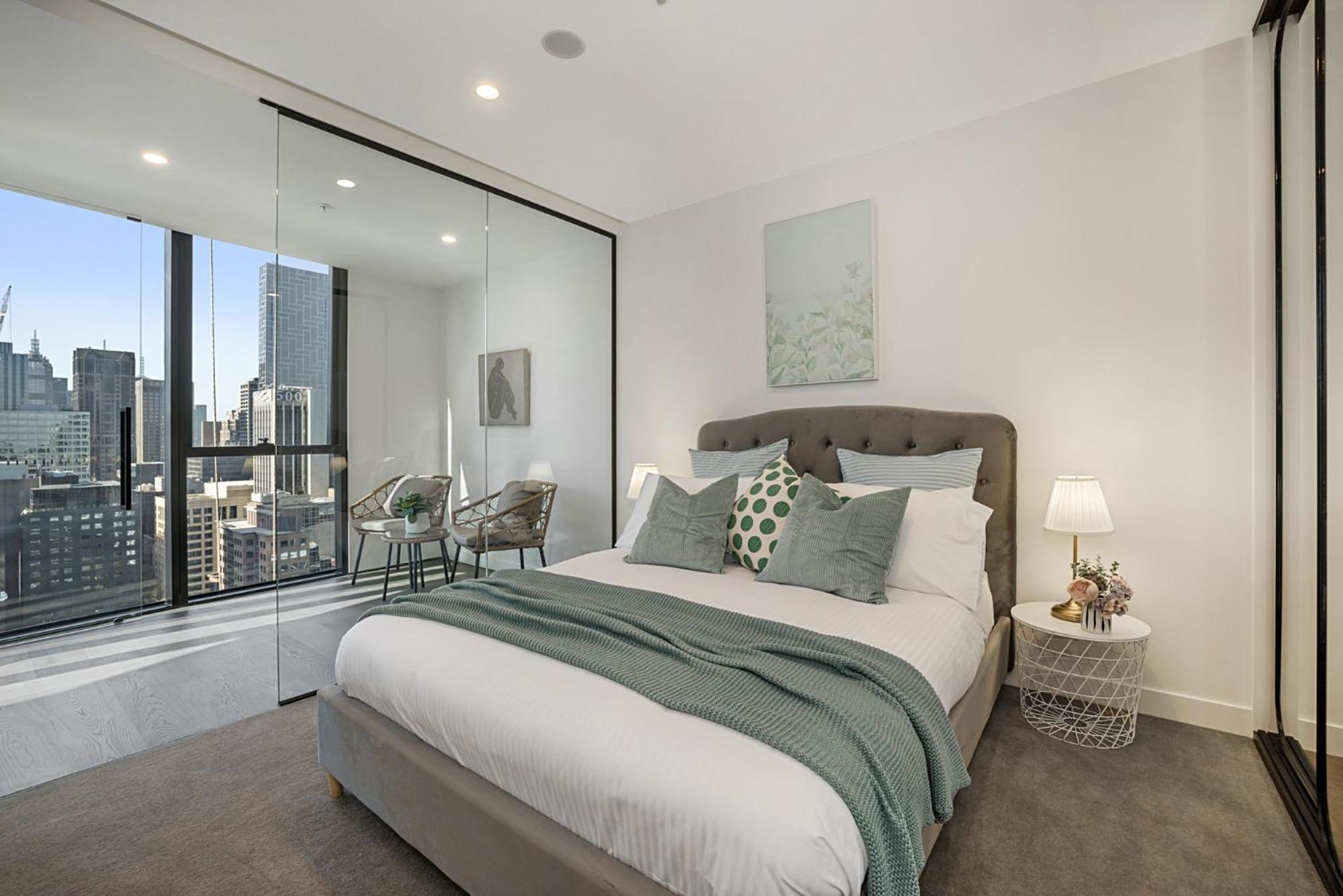 Modern With Stunning Cbd Views Apartment