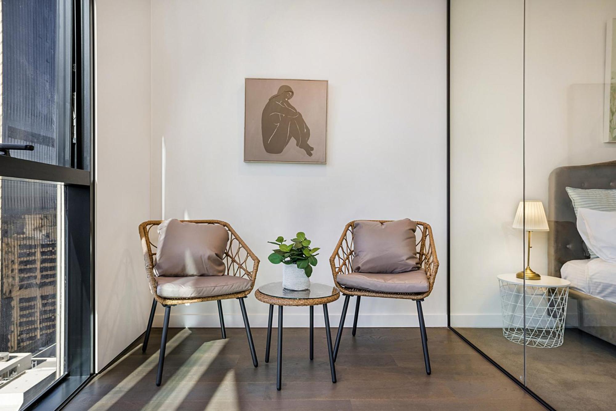 Modern With Stunning Cbd Views Melbourne