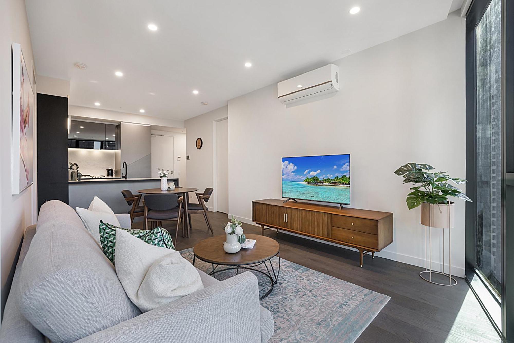Modern With Stunning Cbd Views Melbourne