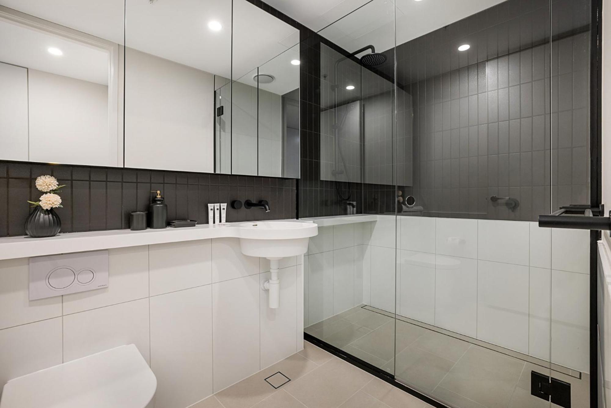 Impeccably Styled 2-bedroom Cbd Apartment *