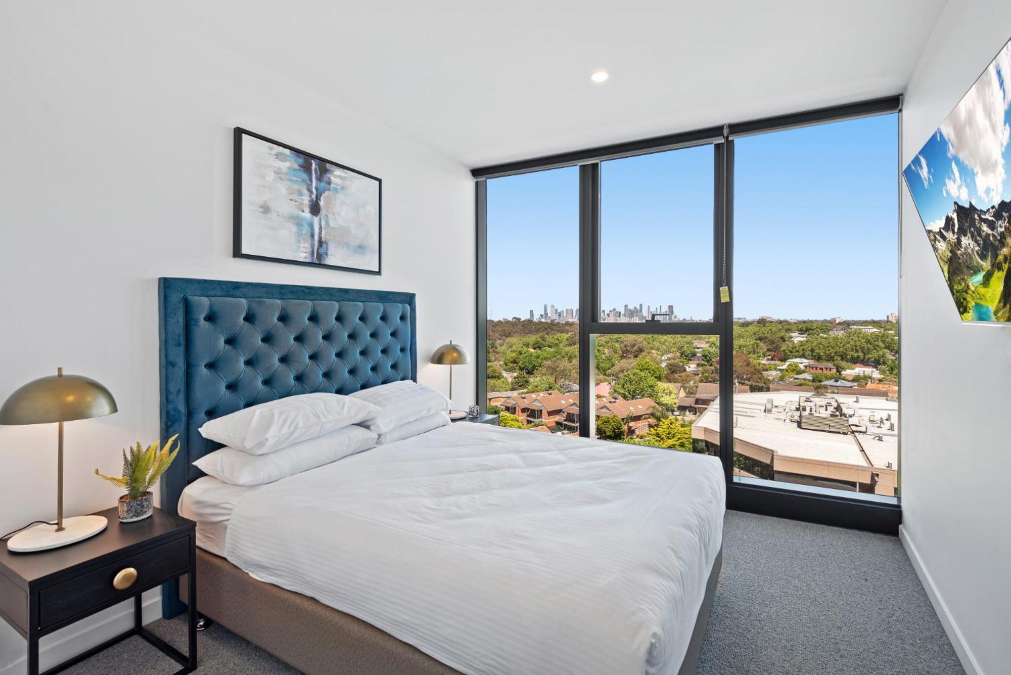 Skyview1-bed, Infinity Pool, Cinema, Gym & Bbq Melbourne