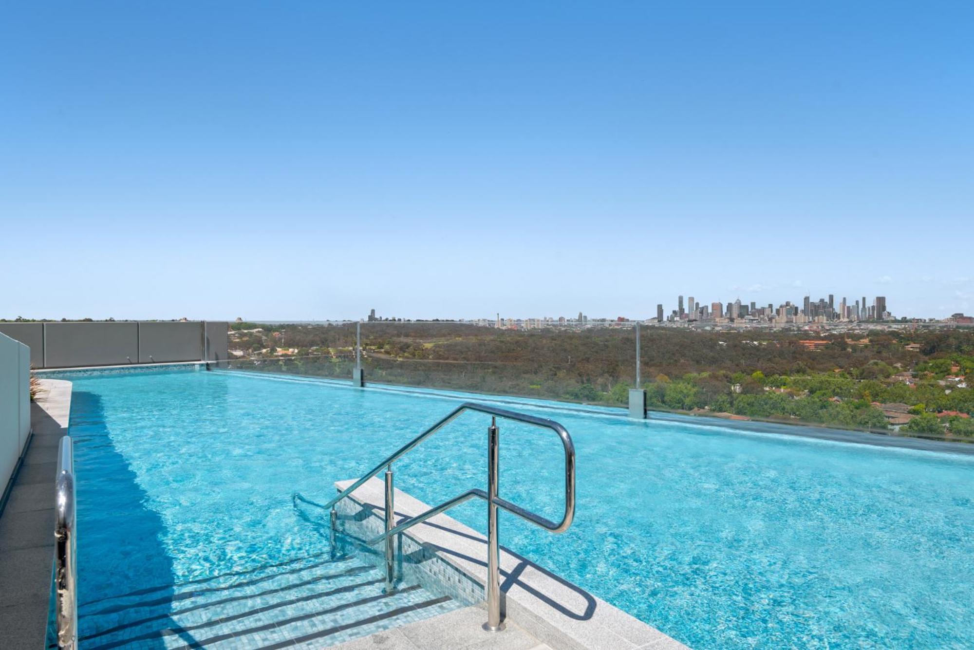 Skyview1-bed, Infinity Pool, Cinema, Gym & Bbq Apartment *