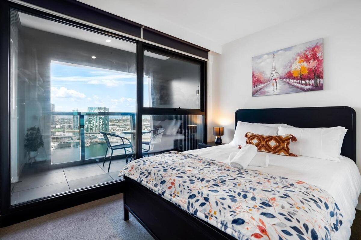 Marina Tower - 21st Floor With Beautiful View *