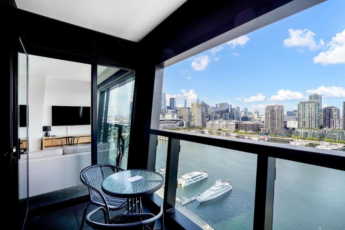 Marina Tower - 21st Floor With Beautiful View Apartment