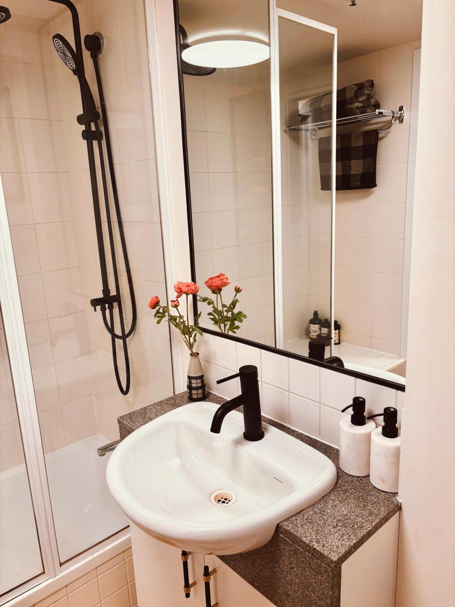 Cosy Duplex 2bed1bath By Emporium *