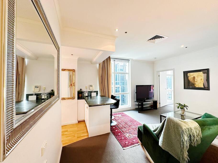 Aspire Cbd One Bedroom With Indoor Pool & Parking Available * Melbourne