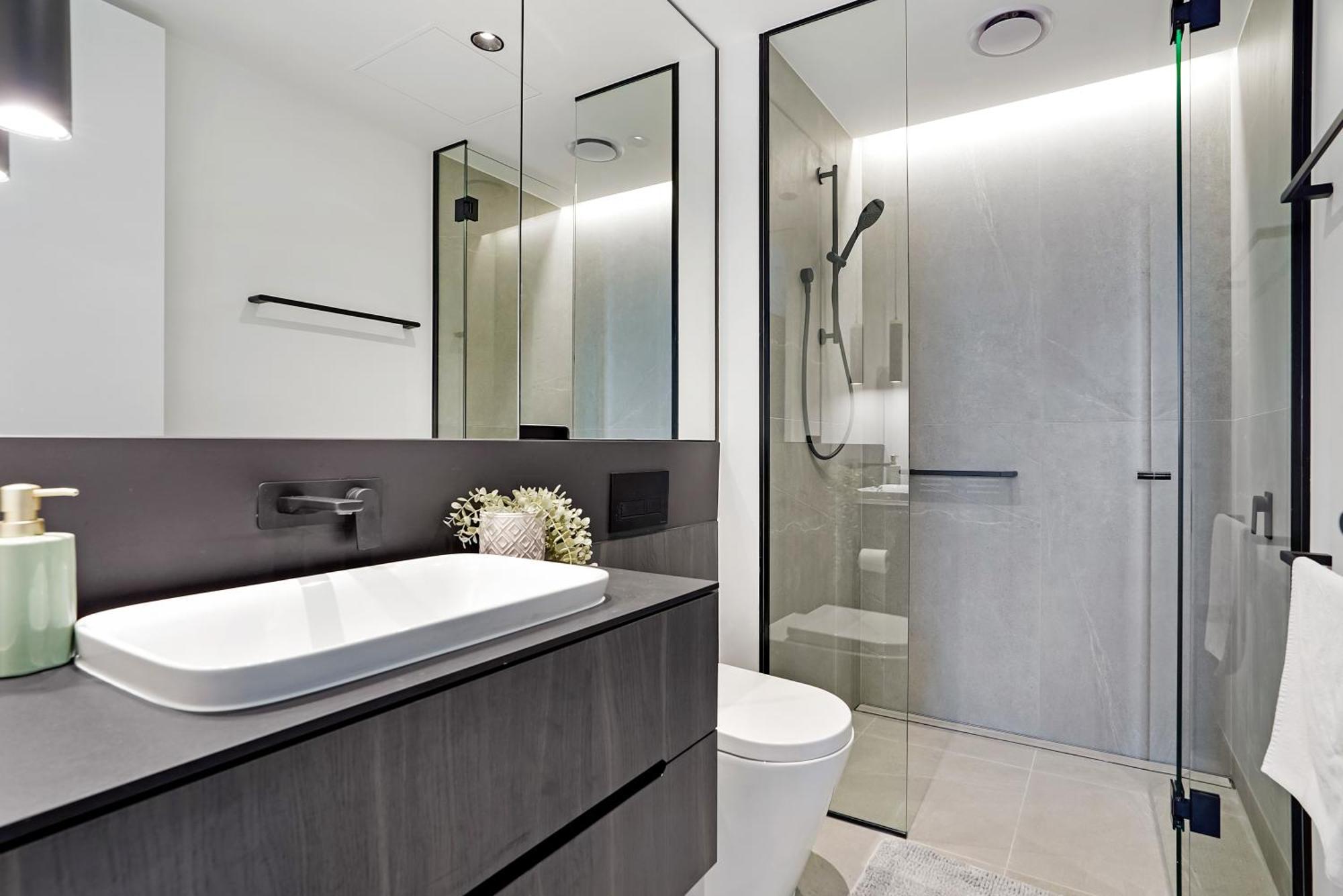 2 Bedrooms In The Kew Centre Apartment *