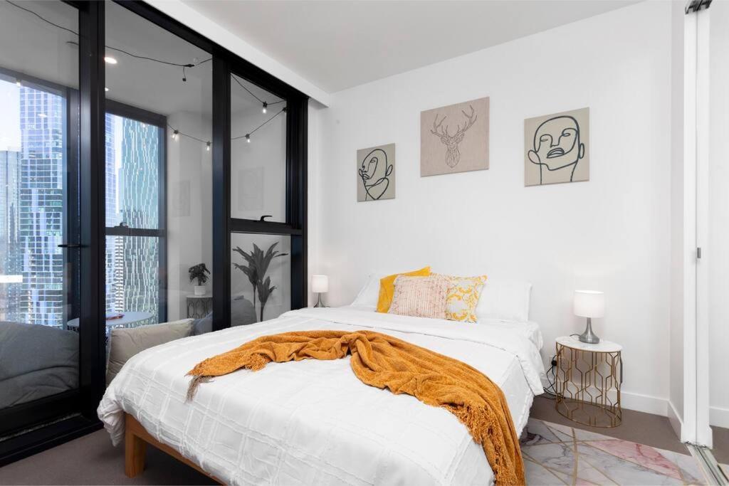 Unique & Spacious Retreat - Cozy Balcony View * Melbourne