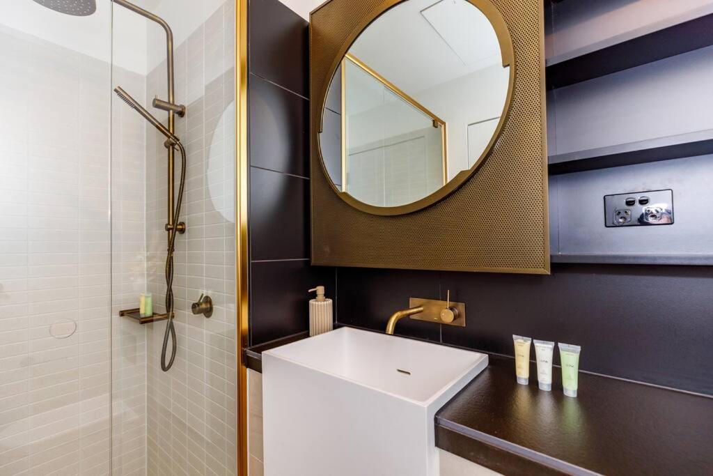 Sky High 180 Panoramic Views-prime Cbd,pool & Gym *