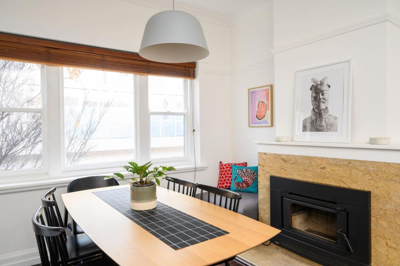 Dispensary-art Deco In St Kilda Apartment
