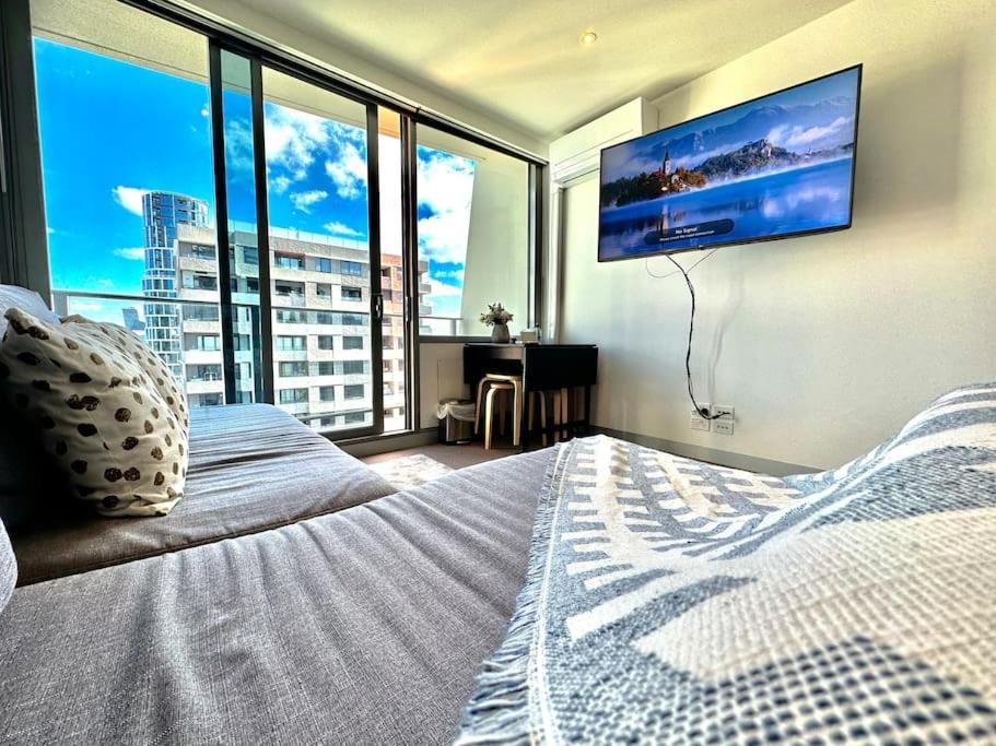 Modern 1br West Gateway