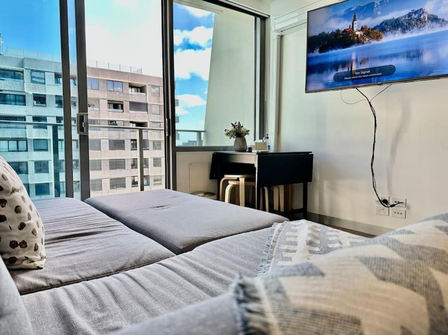 Modern 1br West Gateway