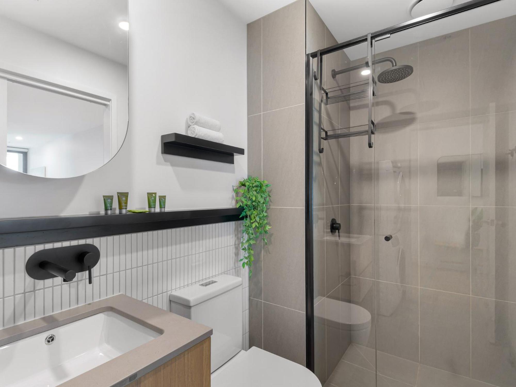 Peaceful 1-bed Unit With A Spacious Balcony *