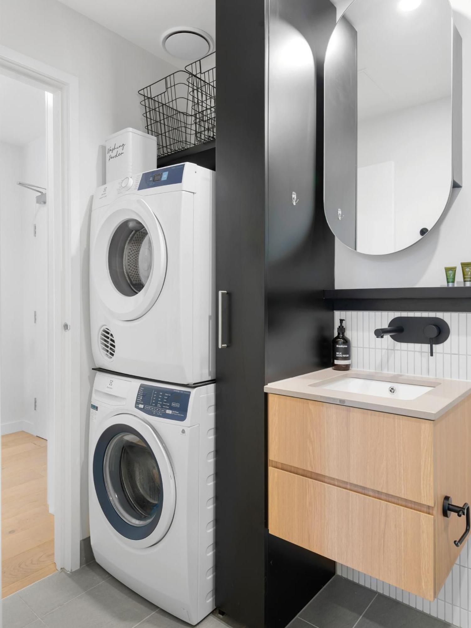Apartment Peaceful 1-bed Unit With A Spacious Balcony Melbourne