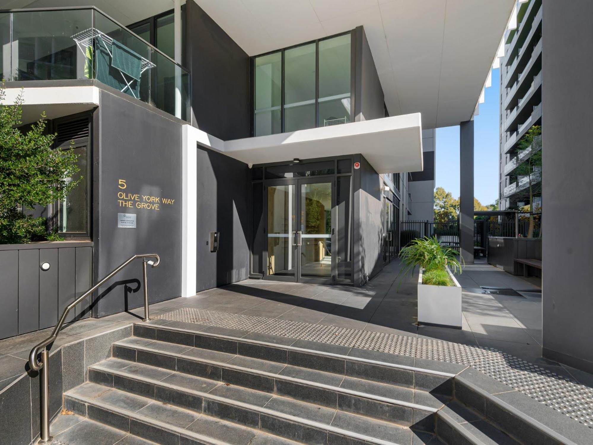 Peaceful 1-bed Unit With A Spacious Balcony Apartment *