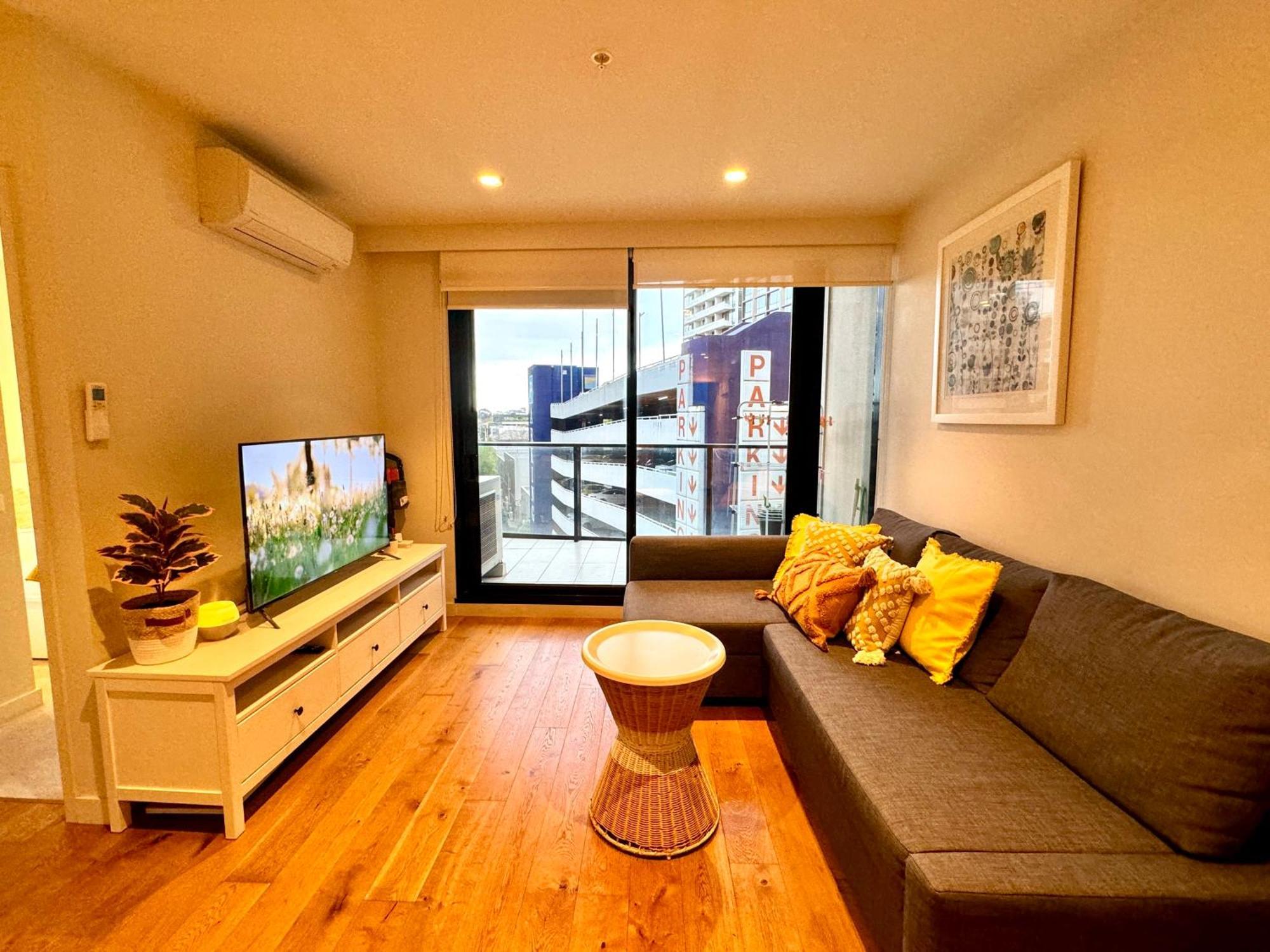 Luxurious In The Heart Of South Yarra Apartment *