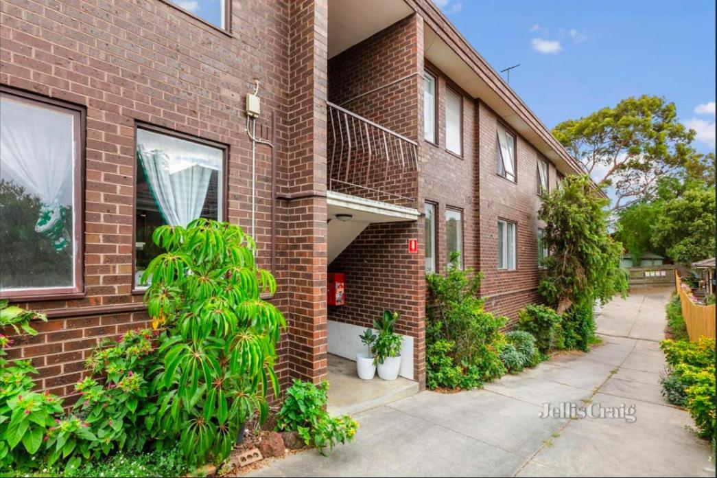 Brunswick Apartment *