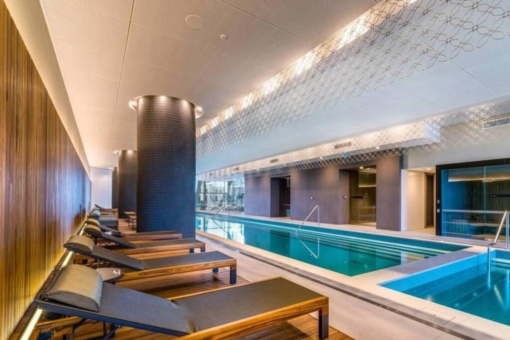 Apartment Luxury 2b2b 2 Tandem Carparks Prima Pearl Southbank Next To Casino & City Melbourne