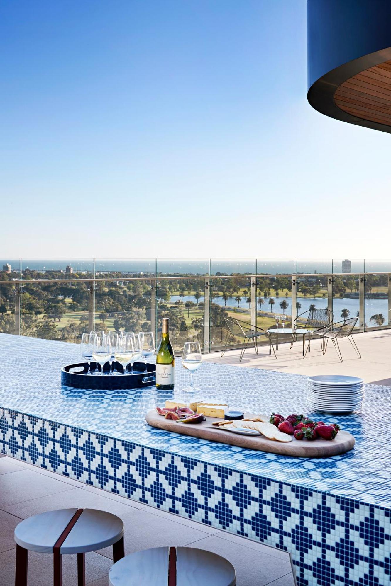 Aparthotel Tyrian Park 5*