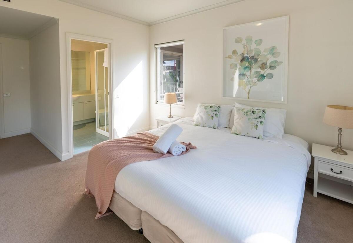 Large Bright 4 Bdrm Southbank Apartment *