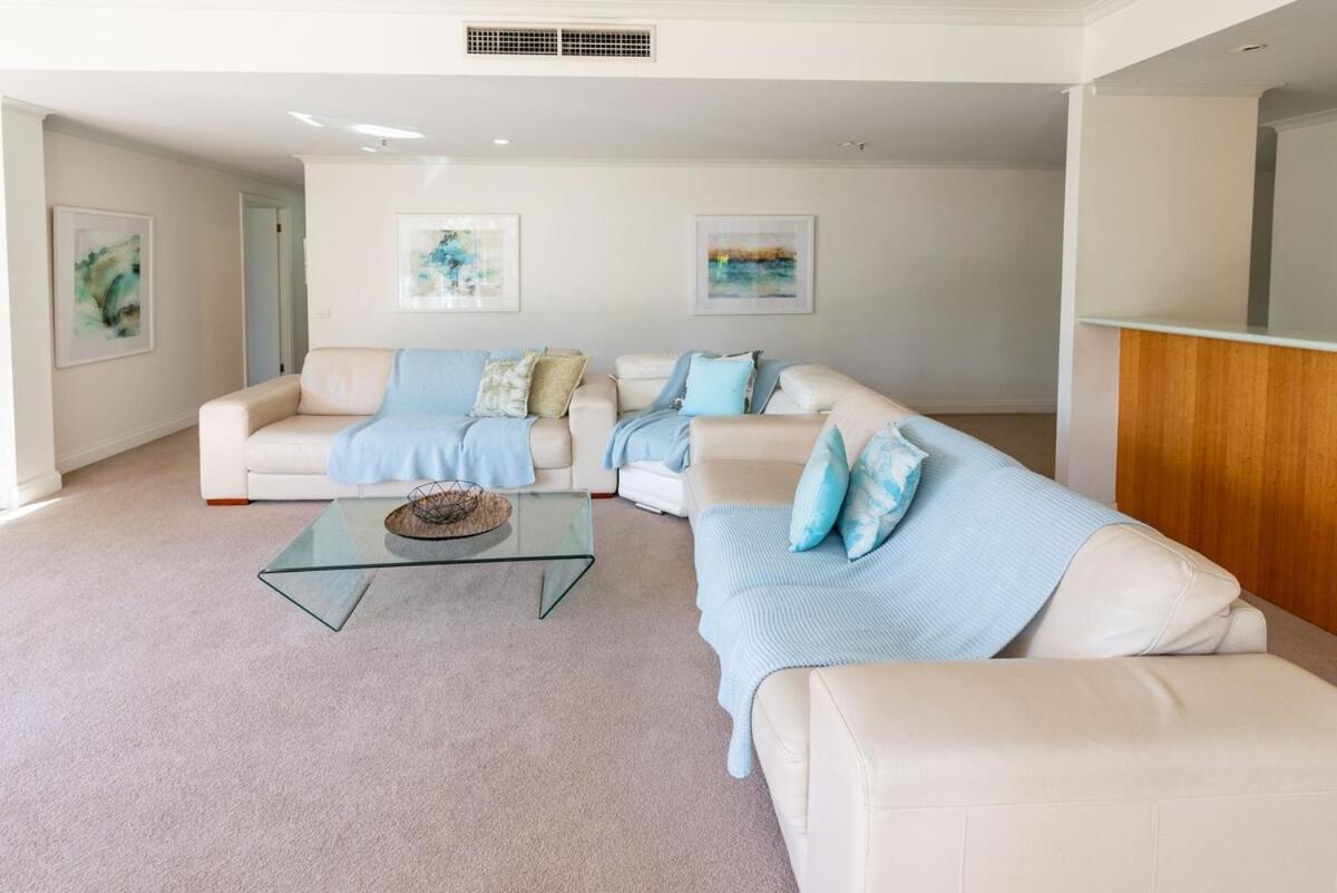 Large Bright 4 Bdrm Southbank Apartment Melbourne