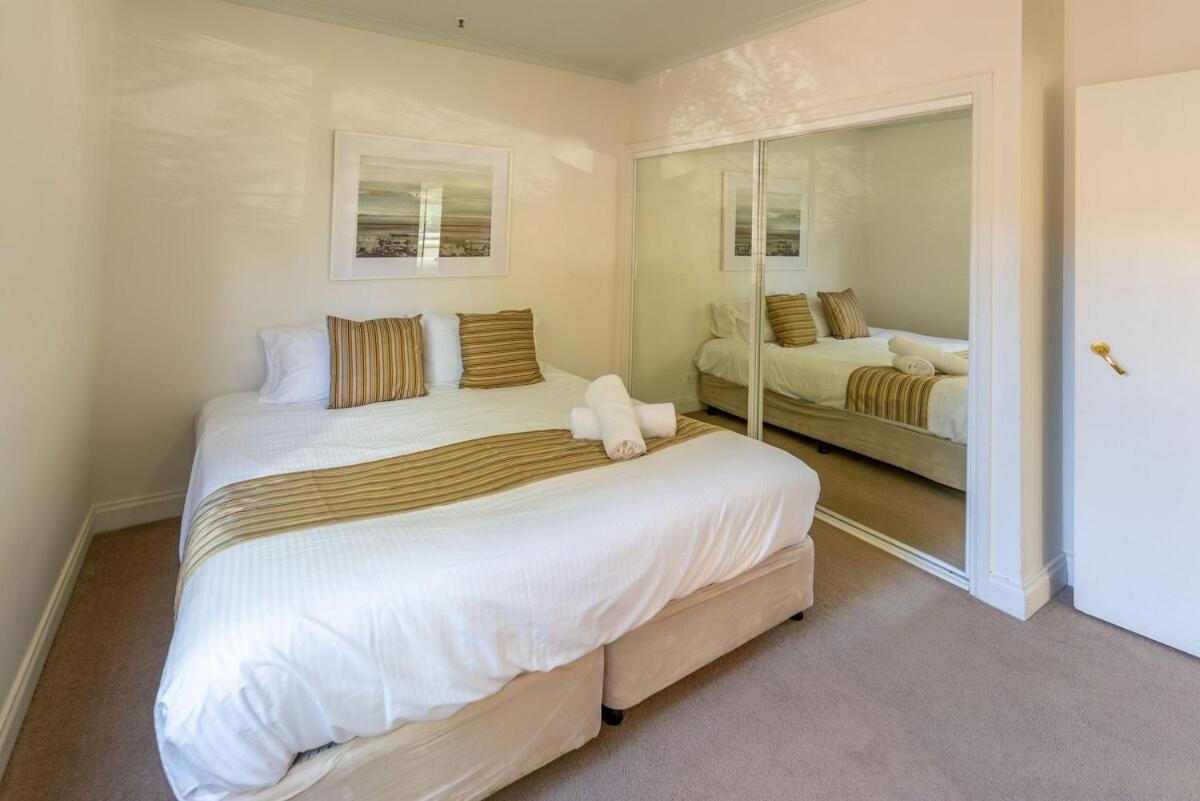 Large Bright 4 Bdrm Southbank *