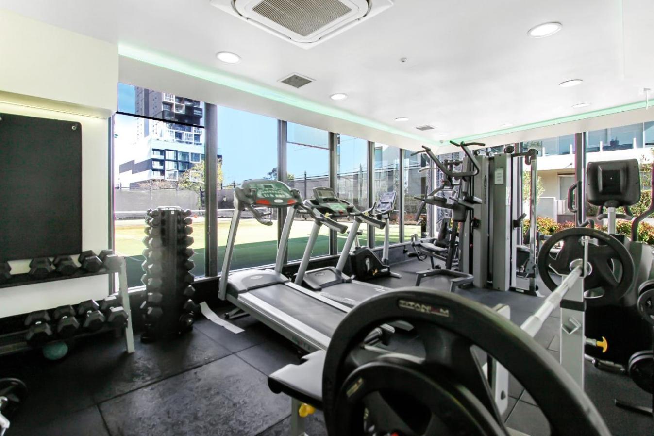 Spacious Living And Grand Views In Southbank Melbourne