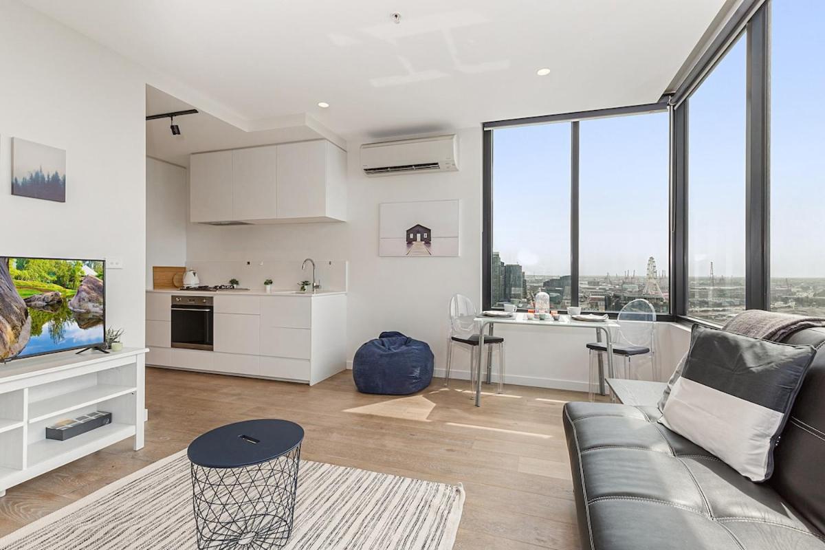 Sunshine Cbd With Stunning Views Pool * Melbourne