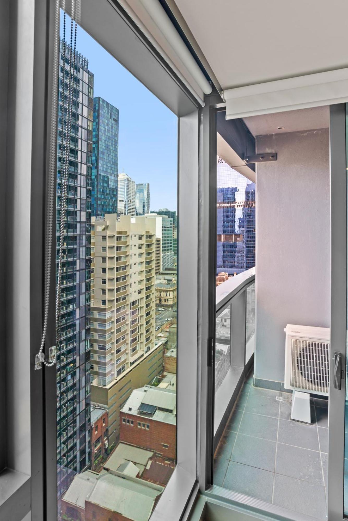 Elegant 1 Bed W/ Balcony & Views Apartment