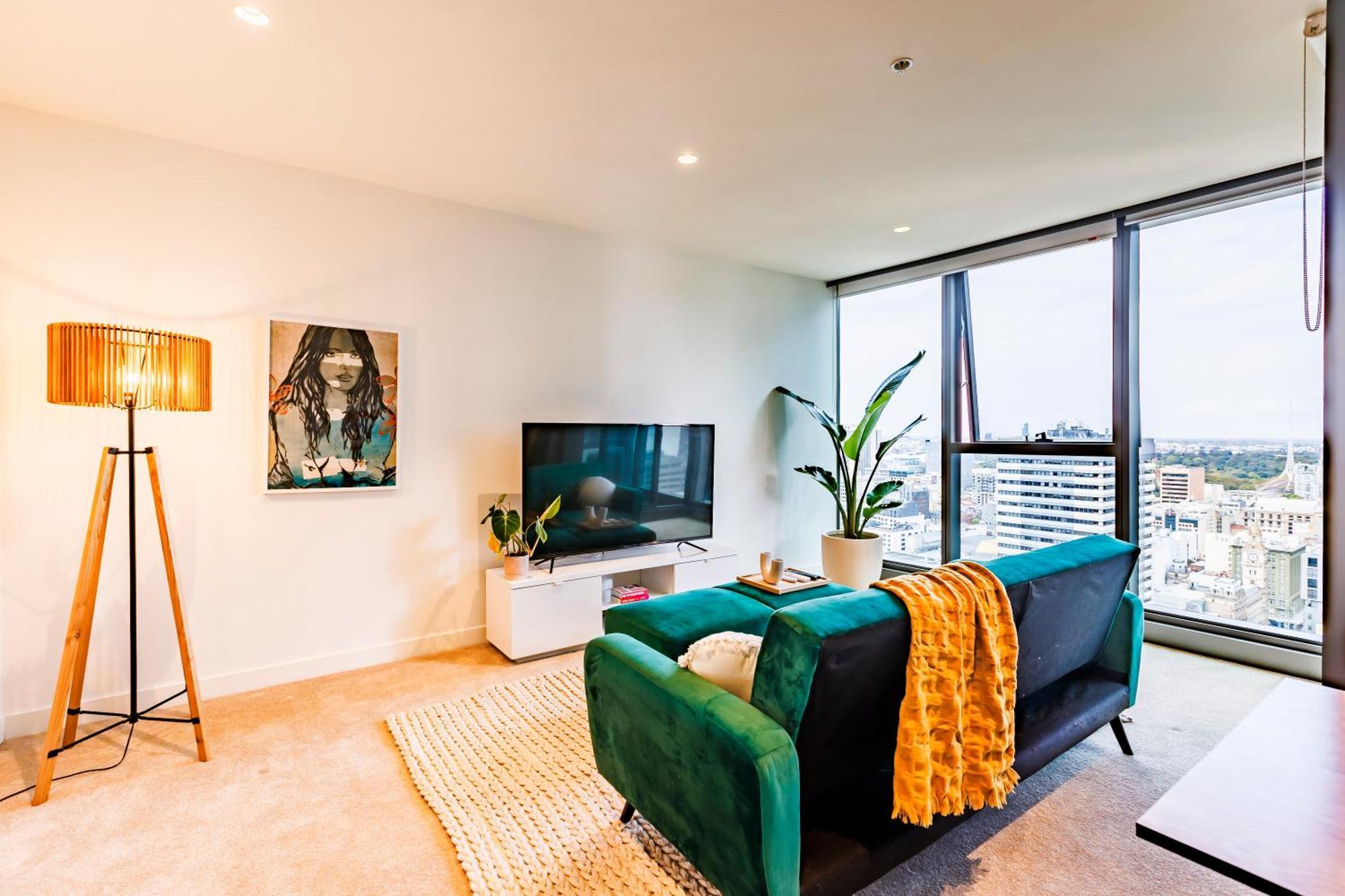 Elegant 1 Bed W/ Balcony & Views Apartment