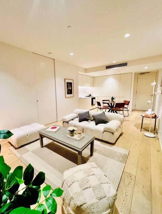 Apartment 2bed Free Park Toorak Station *