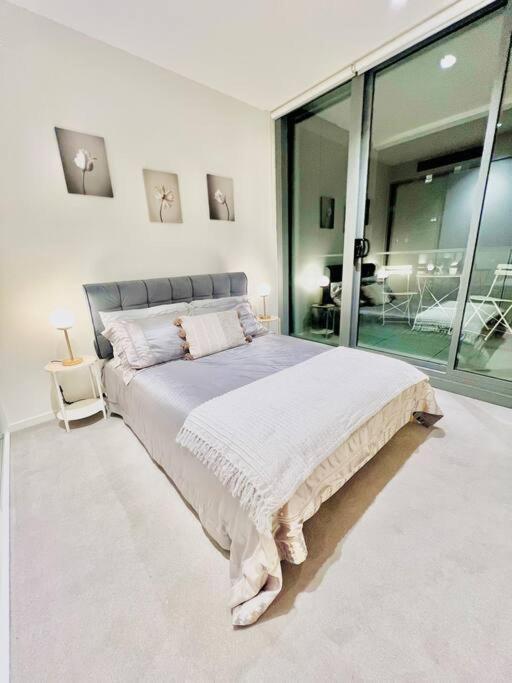 Apartment 2bed Free Park Toorak Station