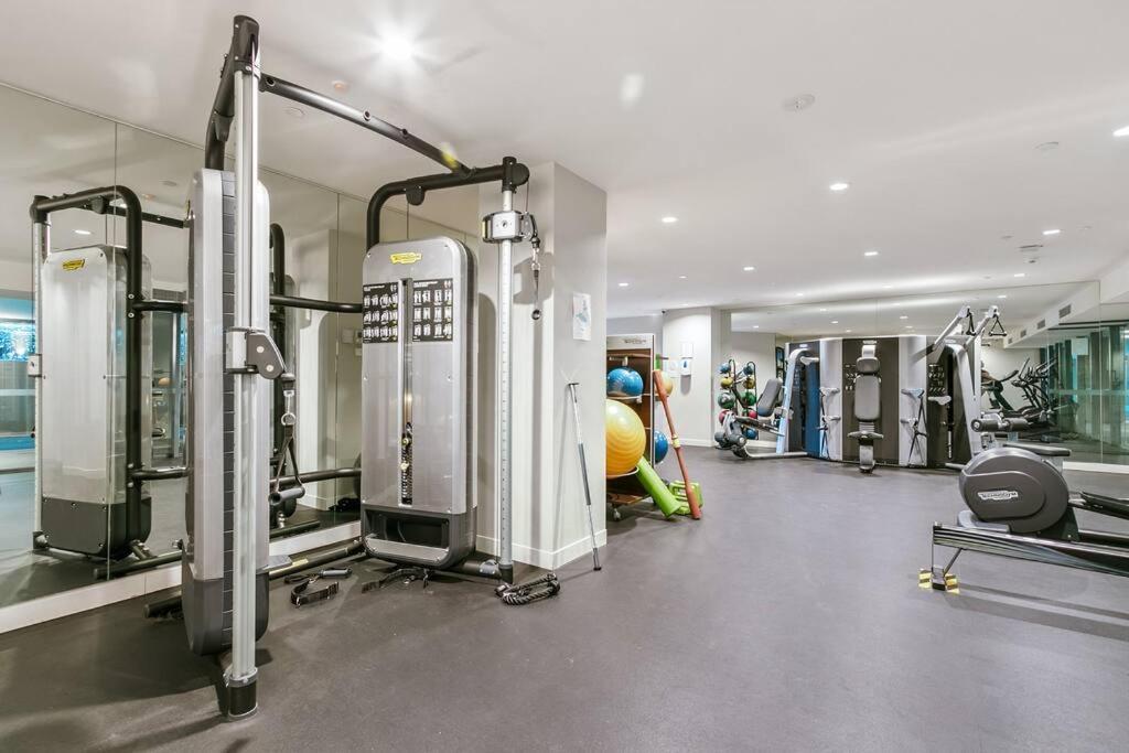 Apartment 2bed Free Park Toorak Station *